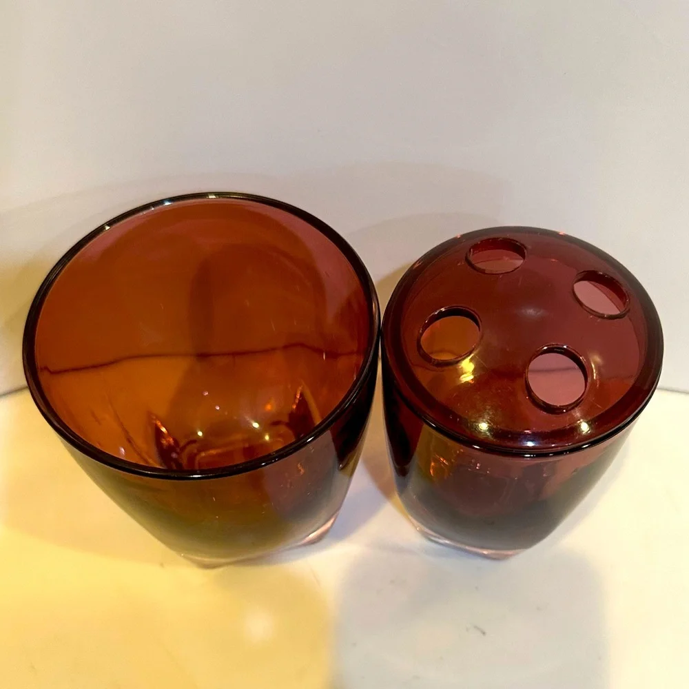 VTG CRANBERRY PURPLE ACRYLIC APOTHECARY TOOTHBRUSH HOLDER TUMBLER SET FLAWED 4”